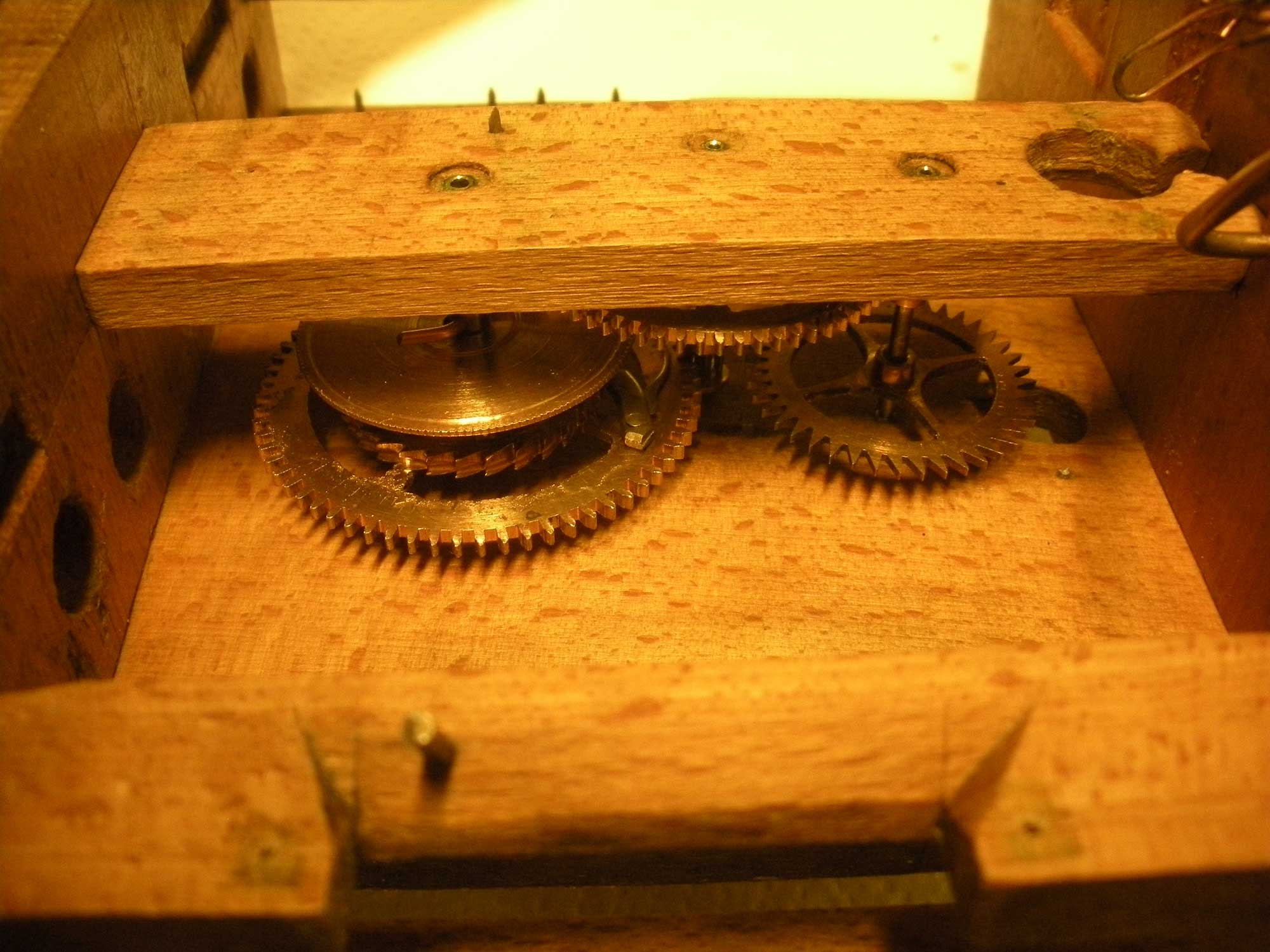 kuckucksuhr_zusammenbau_1.jpg kuckucksuhr_zusammenbau_1.jpg